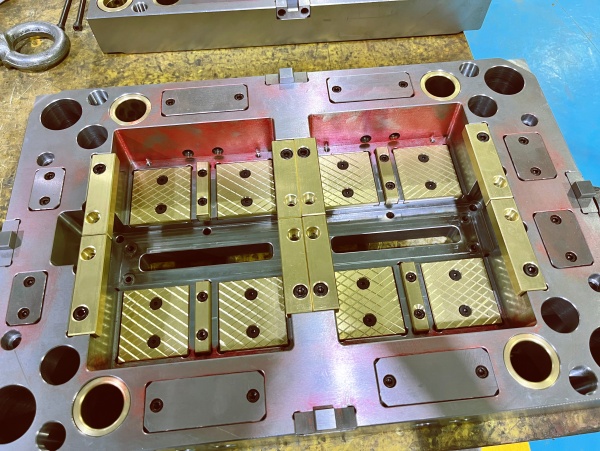 電子霧化器精密塑膠模具 電子霧化器精密塑膠模具